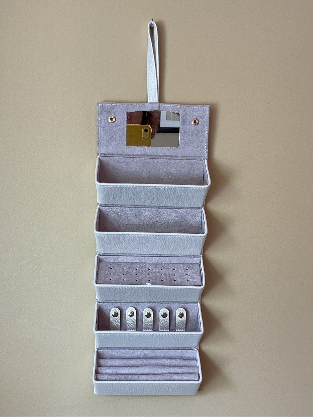 Hanging Eyewear and Jewelry Case with Mirror in Pearl White